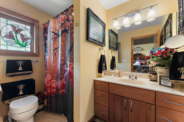 84 Liberty Lakes Drive, Valparaiso, IN 46385