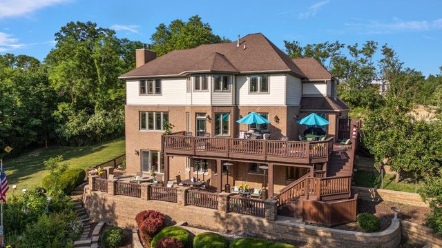 84 Liberty Lakes Drive, Valparaiso, IN 46385