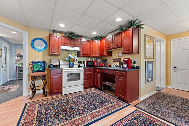 84 Liberty Lakes Drive, Valparaiso, IN 46385