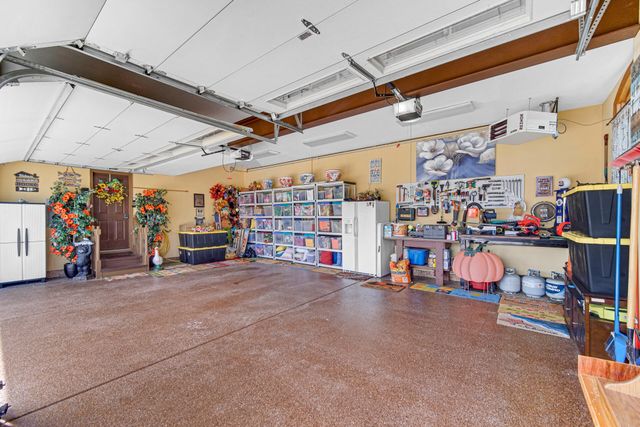 84 Liberty Lakes Drive, Valparaiso, IN 46385