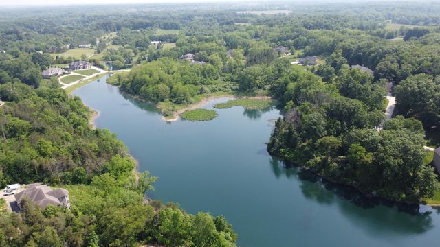 84 Liberty Lakes Drive, Valparaiso, IN 46385