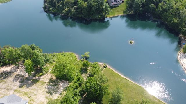 84 Liberty Lakes Drive, Valparaiso, IN 46385