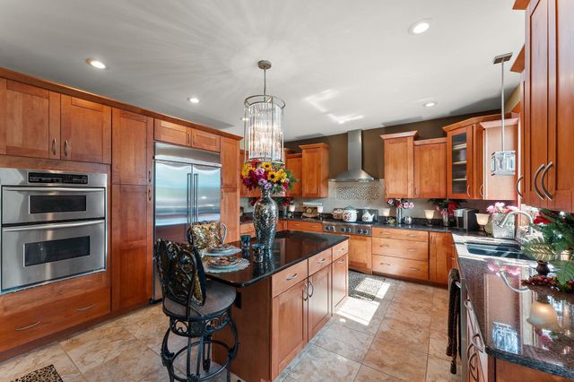 84 Liberty Lakes Drive, Valparaiso, IN 46385