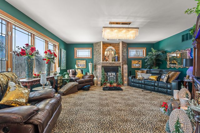 84 Liberty Lakes Drive, Valparaiso, IN 46385