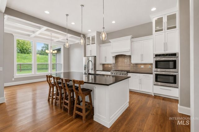 6070 W Piaffe Ct, Eagle, ID 83616