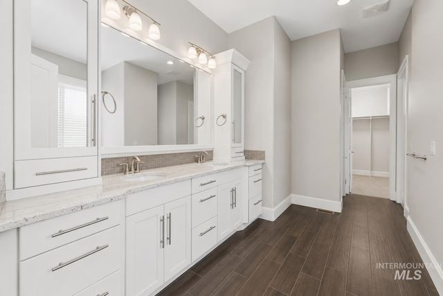 6070 W Piaffe Ct, Eagle, ID 83616