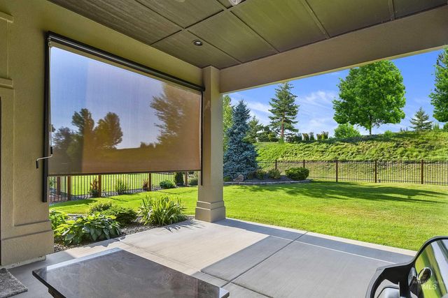 6070 W Piaffe Ct, Eagle, ID 83616