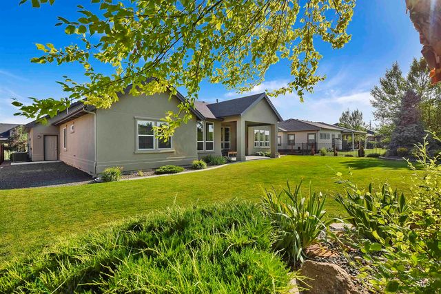 6070 W Piaffe Ct, Eagle, ID 83616