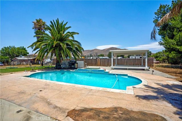 8469 Wild Pony, Jurupa Valley, CA 92509