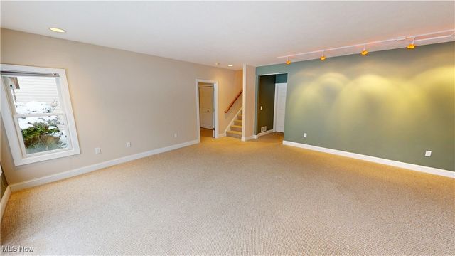 891 Stonewater Drive, Kent, OH 44240