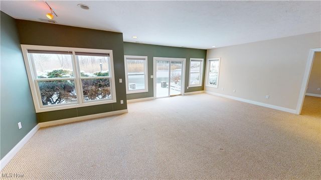 891 Stonewater Drive, Kent, OH 44240