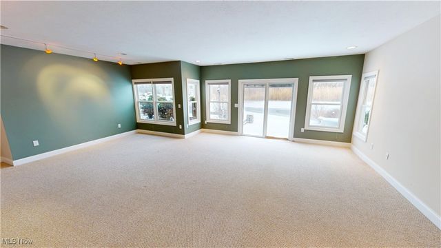 891 Stonewater Drive, Kent, OH 44240