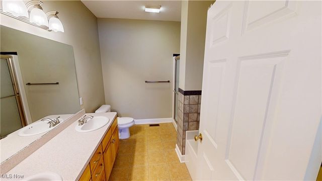 891 Stonewater Drive, Kent, OH 44240