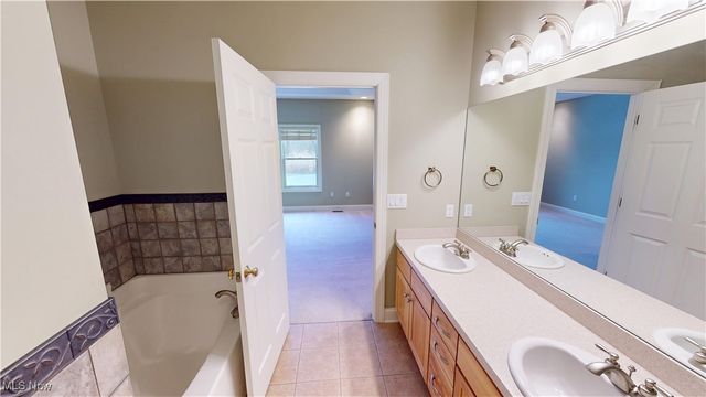 891 Stonewater Drive, Kent, OH 44240