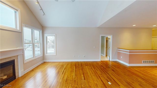 891 Stonewater Drive, Kent, OH 44240