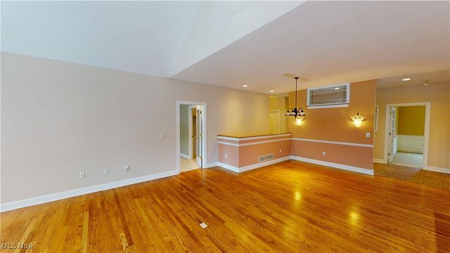 891 Stonewater Drive, Kent, OH 44240