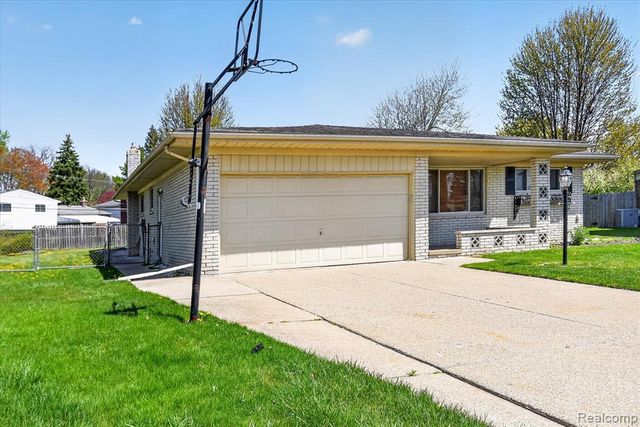 13311 Boca Grande Drive, Sterling Heights, MI 48312