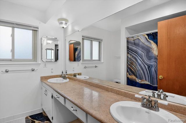 13311 Boca Grande Drive, Sterling Heights, MI 48312