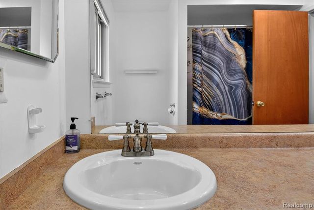 13311 Boca Grande Drive, Sterling Heights, MI 48312