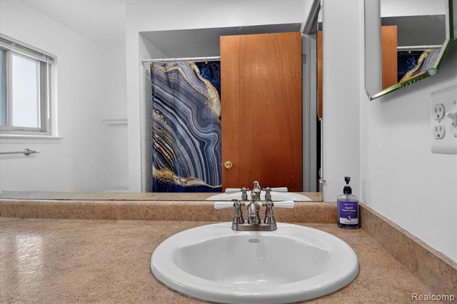 13311 Boca Grande Drive, Sterling Heights, MI 48312