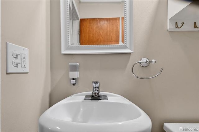 13311 Boca Grande Drive, Sterling Heights, MI 48312