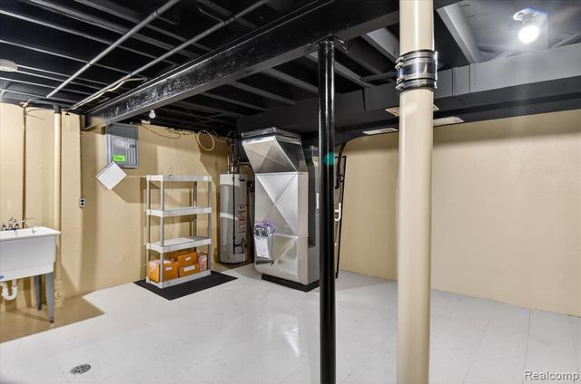 13311 Boca Grande Drive, Sterling Heights, MI 48312