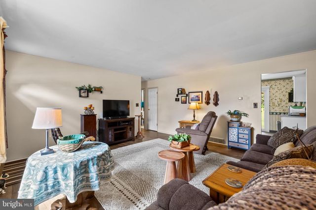934 DALLAS DR, York, PA 17406