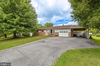 934 DALLAS DR, York, PA 17406