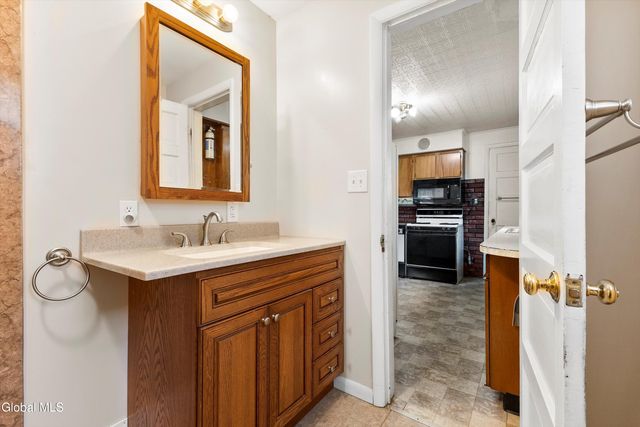 337 Perry Street, Schenectady, NY 12306