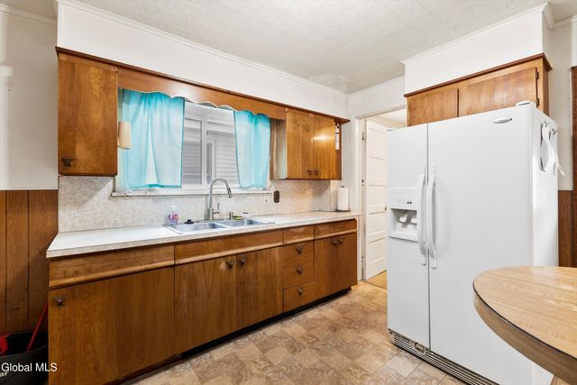 337 Perry Street, Schenectady, NY 12306