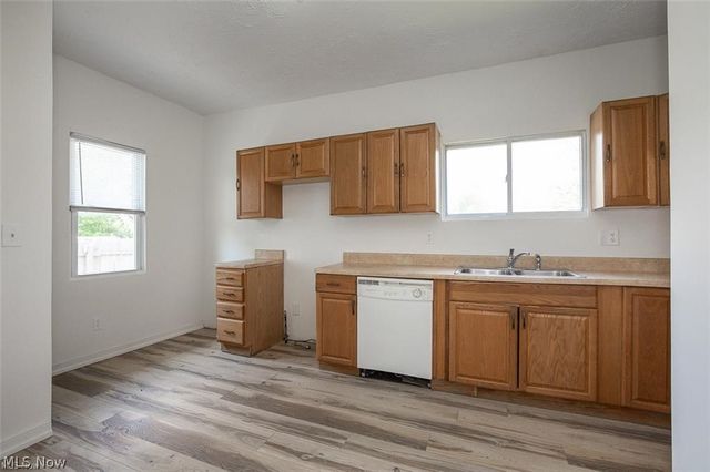 15009 Miles Avenue, Cleveland, OH 44128