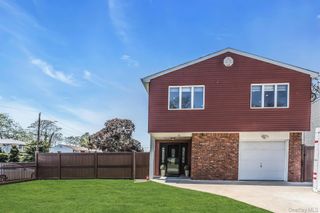 11 Carman Boulevard, Massapequa, NY 11758