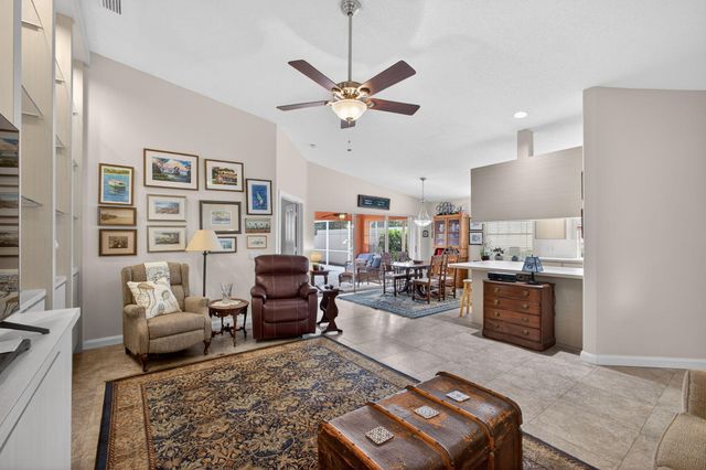 4238 Royal Oak Drive, Palm Beach Gardens, FL 33410