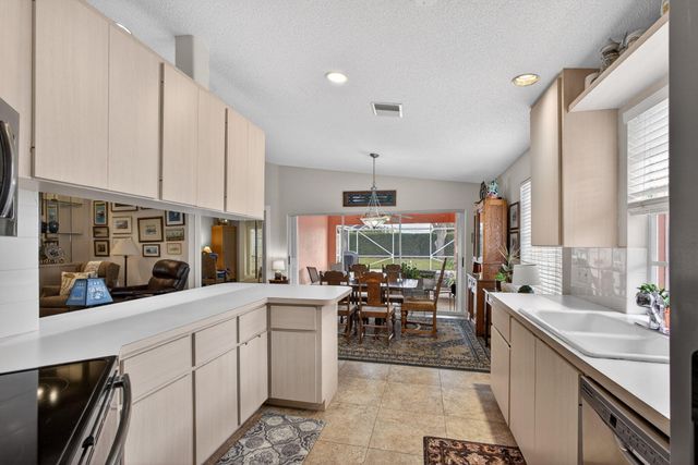 4238 Royal Oak Drive, Palm Beach Gardens, FL 33410