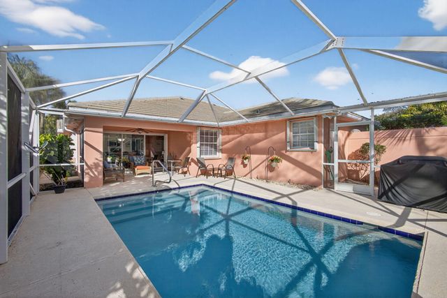 4238 Royal Oak Drive, Palm Beach Gardens, FL 33410