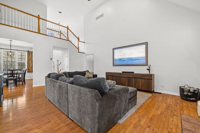 802 Manor DRIVE, Silver Lake, WI 53170