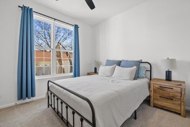 802 Manor DRIVE, Silver Lake, WI 53170