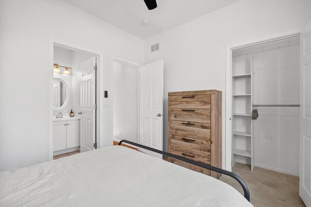 802 Manor DRIVE, Silver Lake, WI 53170