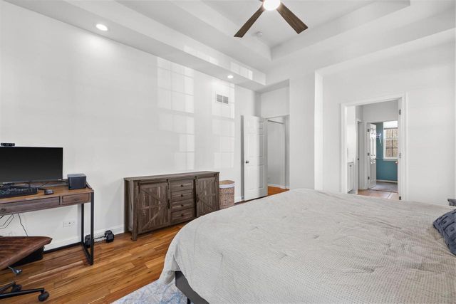 802 Manor DRIVE, Silver Lake, WI 53170