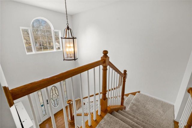 802 Manor DRIVE, Silver Lake, WI 53170