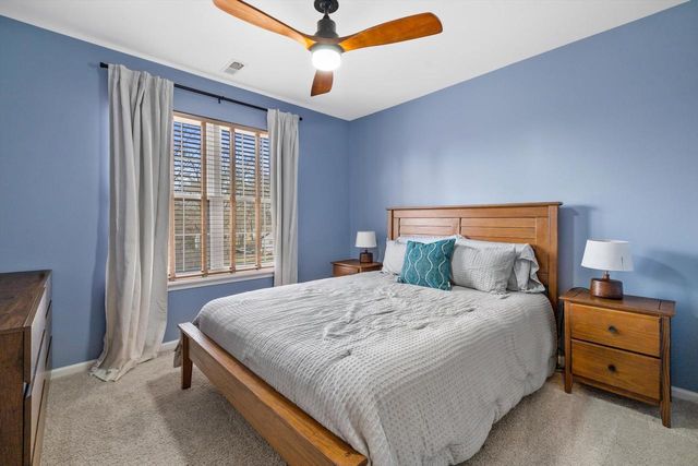 802 Manor DRIVE, Silver Lake, WI 53170