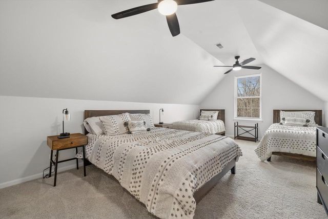 802 Manor DRIVE, Silver Lake, WI 53170