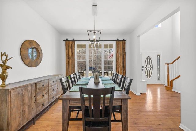 802 Manor DRIVE, Silver Lake, WI 53170