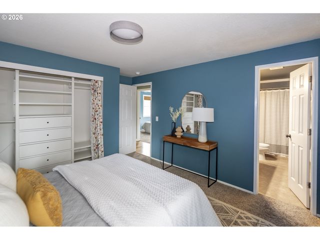 8724 N WOOLSEY Ave, Portland, OR 97203