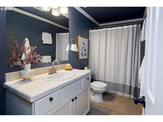 8724 N WOOLSEY Ave, Portland, OR 97203