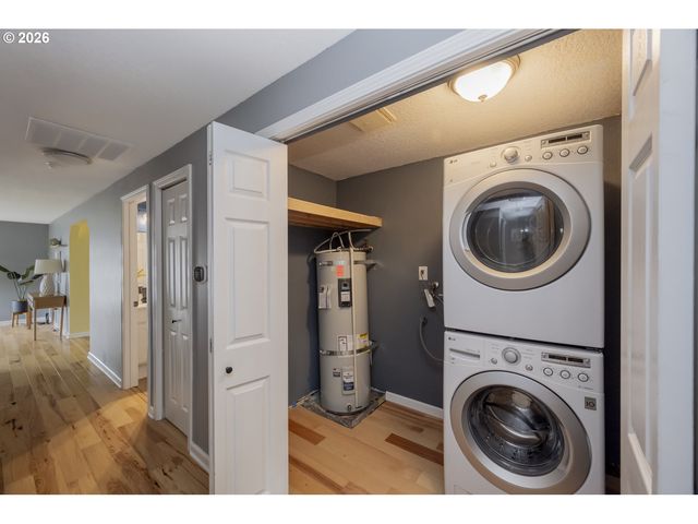 8724 N WOOLSEY Ave, Portland, OR 97203