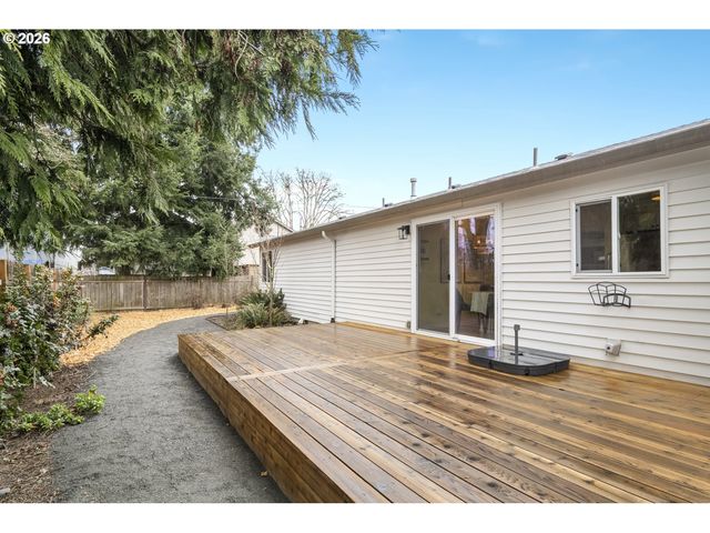 8724 N WOOLSEY Ave, Portland, OR 97203