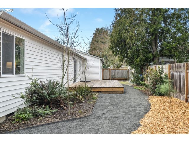 8724 N WOOLSEY Ave, Portland, OR 97203