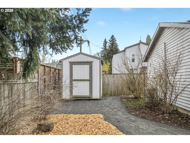 8724 N WOOLSEY Ave, Portland, OR 97203