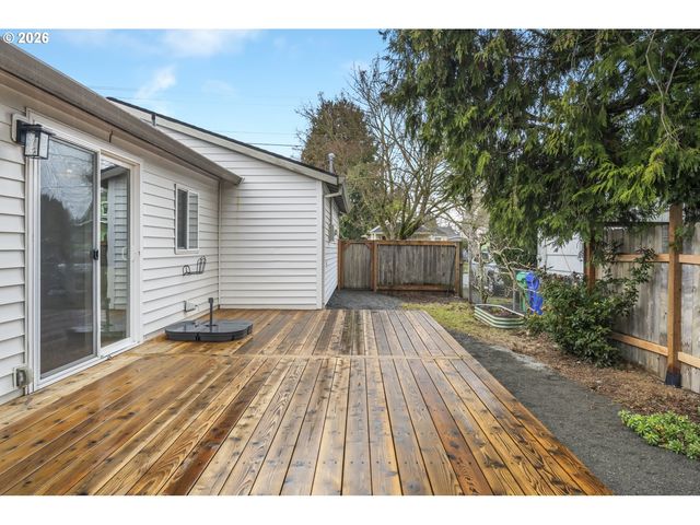 8724 N WOOLSEY Ave, Portland, OR 97203